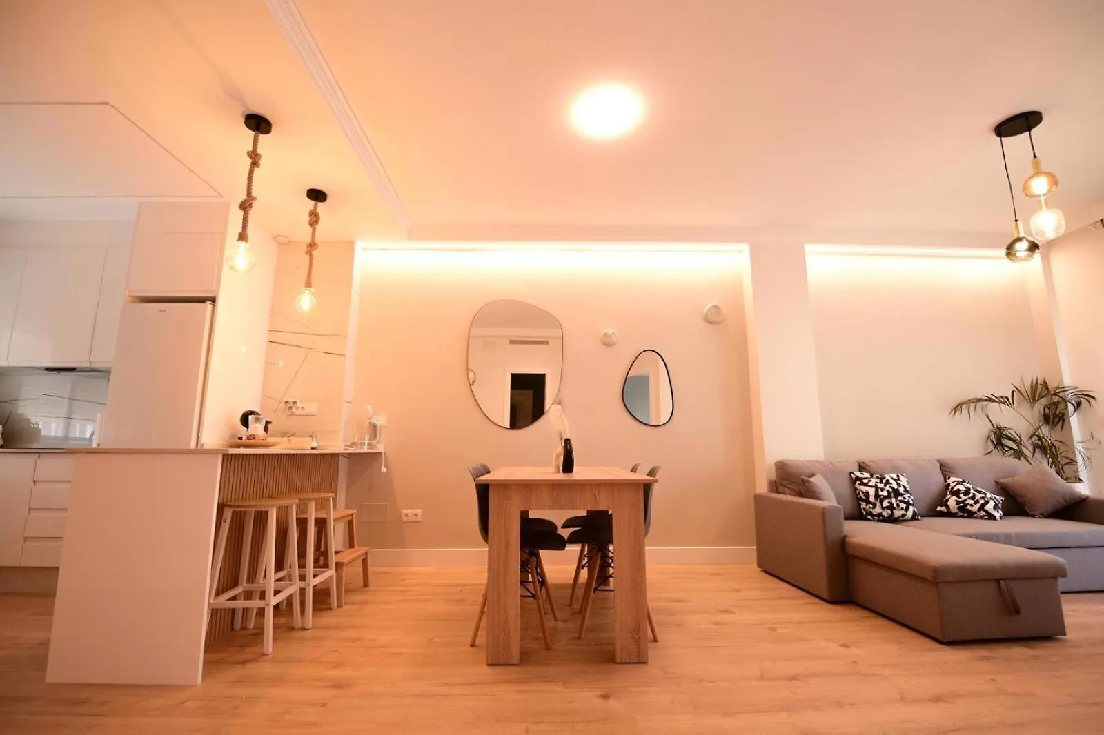 Apartment Fabuloso Apto 1-5 Personas Torrequebrada-Benalmadena Piscina Terraza Parking Wi-Fi