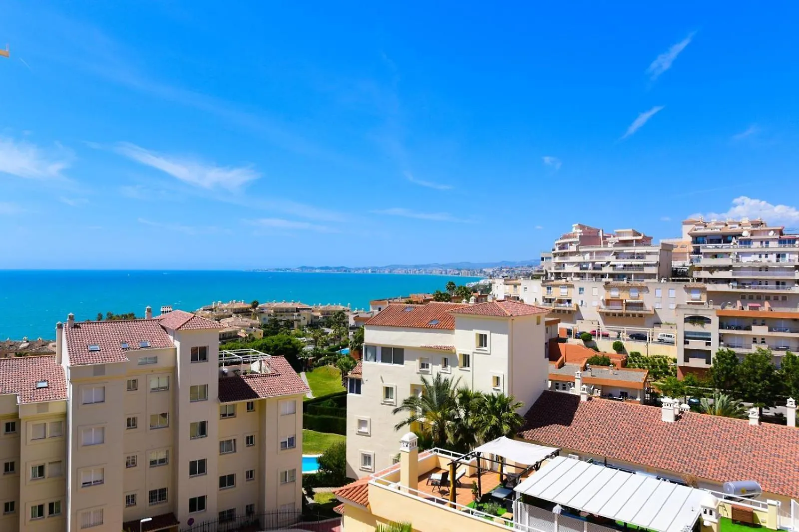 Fabuloso Apto 1-5 Personas Torrequebrada-Benalmadena Piscina Terraza Parking Wi-Fi Apartment